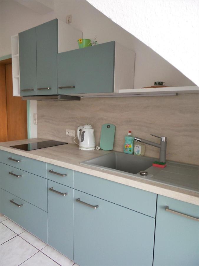 Apartment Bayreuth, 4 Zimmer Ferienwohnung im Haus mit Kunst, WLAN, Küche, Parkplatz Exterior foto