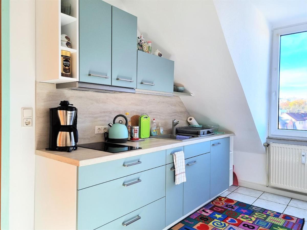 Apartment Bayreuth, 4 Zimmer Ferienwohnung im Haus mit Kunst, WLAN, Küche, Parkplatz Exterior foto