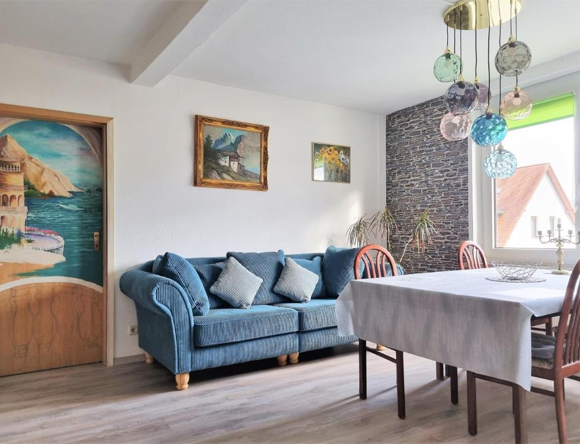 Apartment Bayreuth, 4 Zimmer Ferienwohnung im Haus mit Kunst, WLAN, Küche, Parkplatz Exterior foto